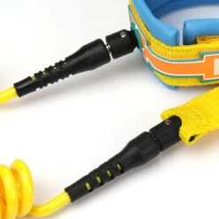LEASH DE SUP HOWZIT COIL JAUNE/BLEU 9' -Nautica Aventure leash de sup howzit coil jaune bleu 9 1 5