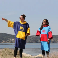 Poncho Howzit Rouge/bleu -Nautica Aventure poncho howzit rouge bleu 6